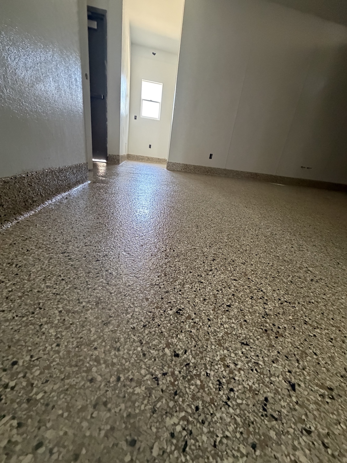 Warm beige flake system