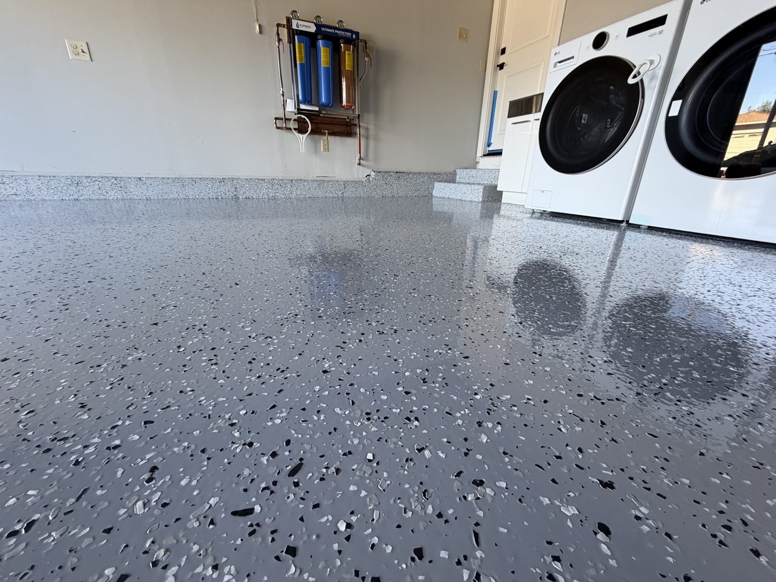 Gray flake system