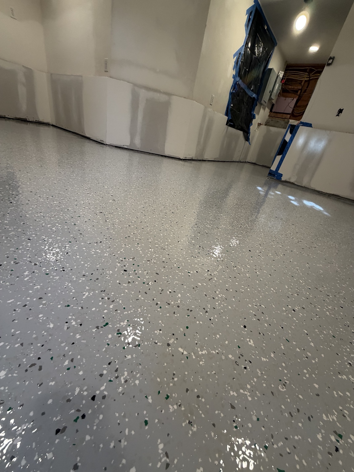 Light flake interior floor